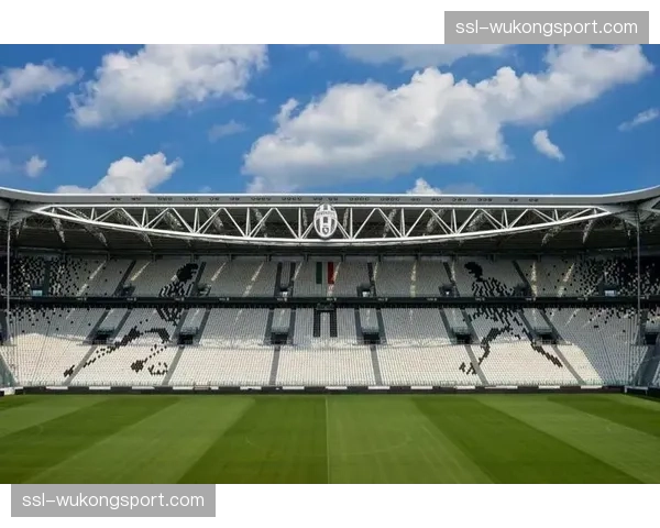 马赛新韦洛德罗姆球场南看台改造工程竣工，新增3000个座位